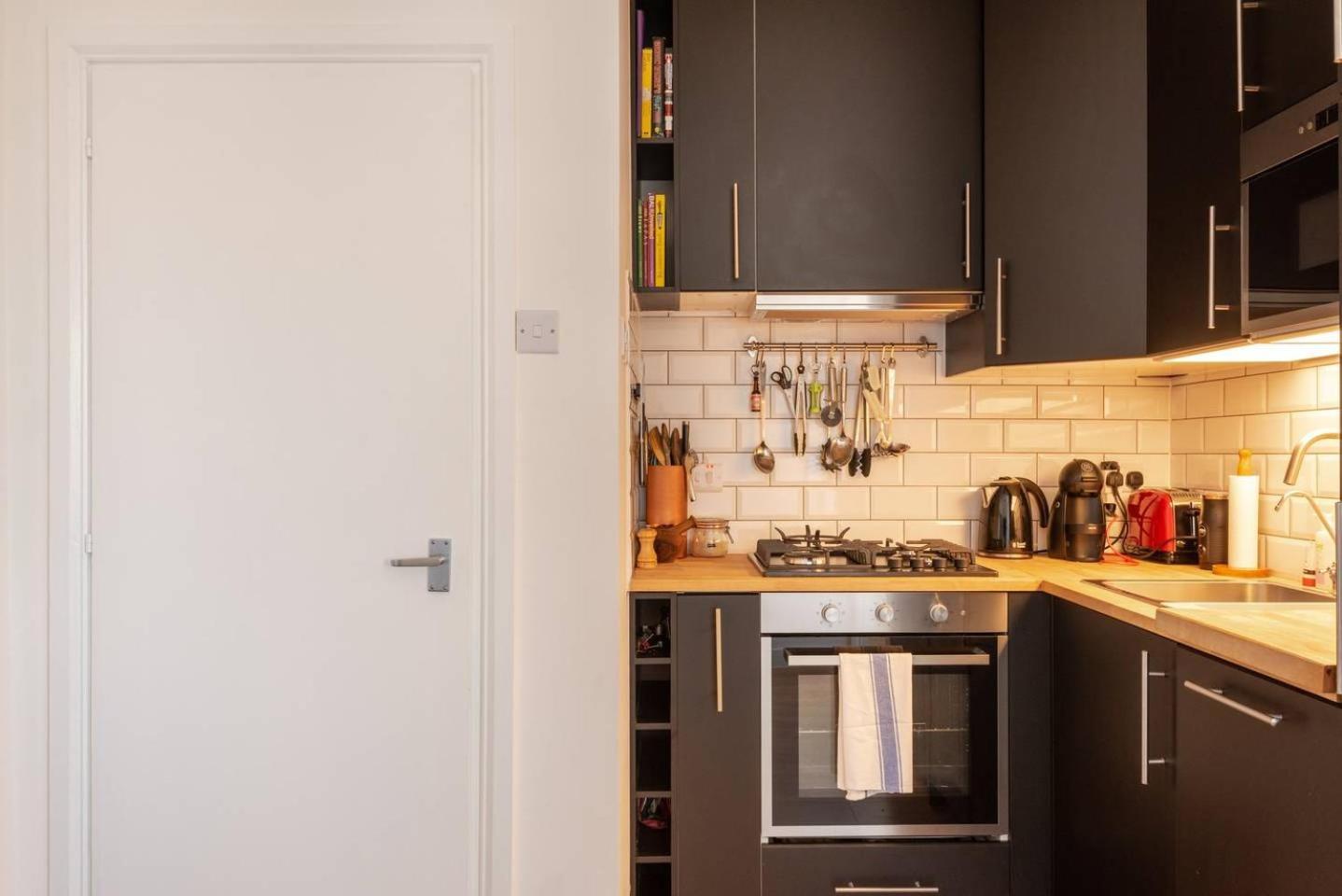 Guestready - 1Br Flat Ideally Located In Zone 2 Fits 3 Daire Londra Dış mekan fotoğraf